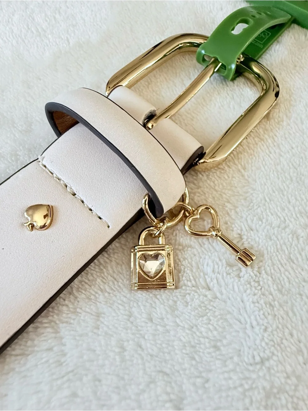 New Kate Spade Cream Leather Belt with Gold Lock & Key Charm - Size Medium (NWT)